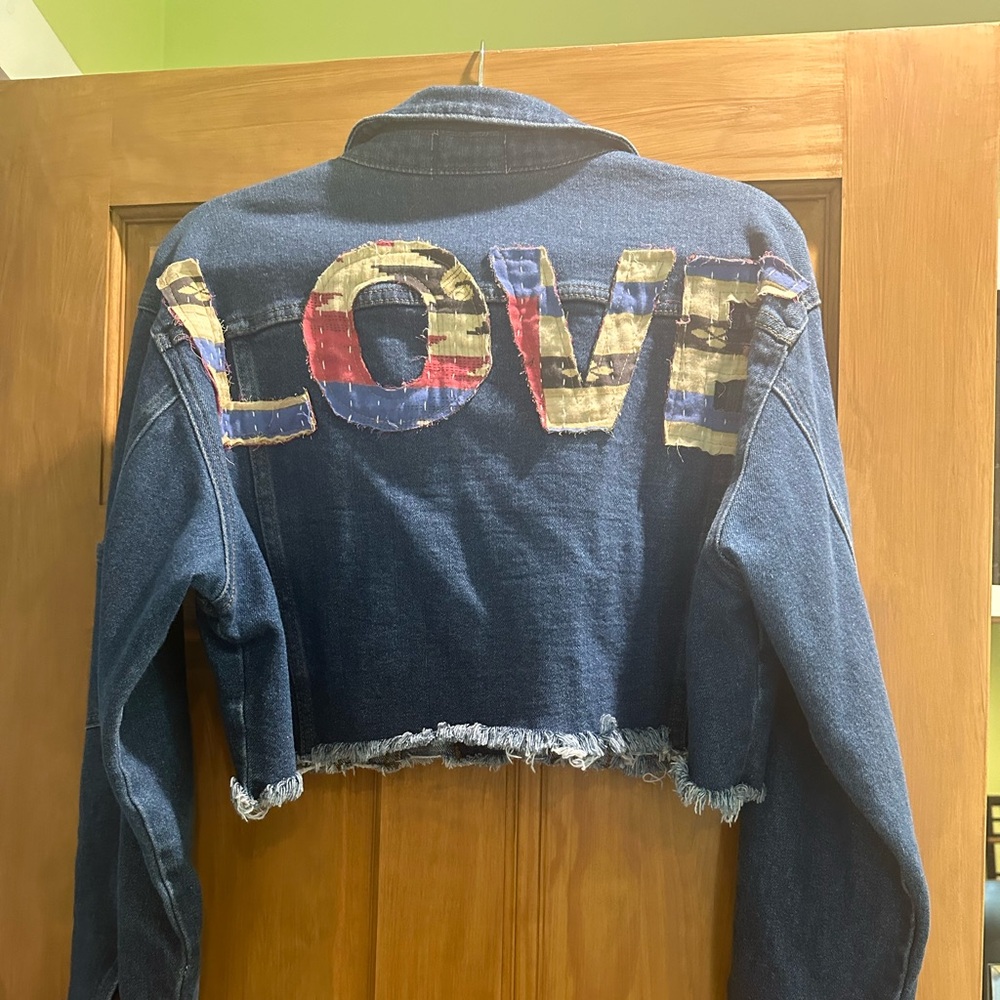 Cropped denim jacket